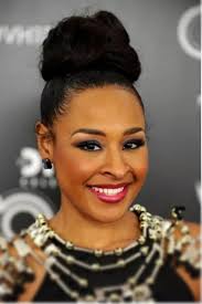Oval or round face shapes are the most common face shapes worldwide. Face Shape Packing Gel Styles For Round Face 18 Cute Packing Gel Ponytail Hairstyles For Occasions Photos Naijaglamwedding Last But Not Least Eyebrows Can Also An Oval Face Shape Is