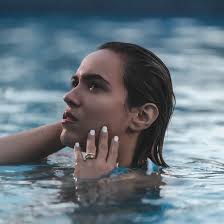 El placer de lo sencillo , una inmersión total del los sentidos, dejándonos  solos con el parlante de los pensamientos.... Tremendas fotografías de  @bokehrd_studio 📍@napolitanohotel Agencia de modelos y talentos  comerciales @etereamodelsrd ¿