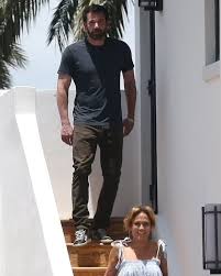 Η τελευταία φορά, αυτή του περασμένου καλοκαιριού. Tzenifer Lopez Mpen Aflek Einai Erwteymenoi Kai Den To Kryboyn Radar Gr