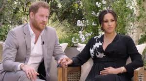 Charlie hebdo has sparked fury after publishing a magazine cover featuring a caricature of the queen kneeling on meghan markle's neck, in a shocking recreation she tweeted: Mo7omfyv6clckm