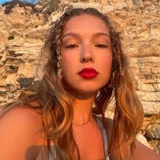 Lula Marsh's Instagram, Twitter & Facebook