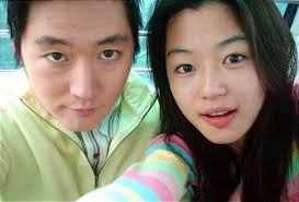 In 2012, he starred in kbs's weekend family drama my husband got a family, and gained recognition for his role as a playboy. Jang Hyuk Leaves Congratulatory Message For Friend And Bride To Be Jun Ji Hyun Jun Ji Hyun Jun Ji Hyun Husband Ji Hyun