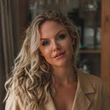 Adriana Zollo's Instagram, Twitter & Facebook