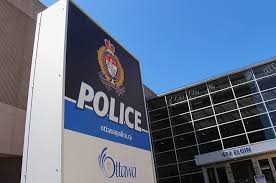 Ottawa — une alerte amber a été émise en début de journée vendredi à ottawa à propos de la disparition d'une fillette âgée de 11 mois qui aurait été enlevée. Amber Alert For Baby Girl In Ottawa Cancelled After She Was Found Safe Suspect Charged Globalnews Ca