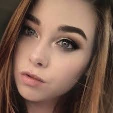 Danielle Hulse's Instagram, Twitter & Facebook