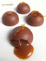 Petits Chocolats Coeur Caramel Au Beurre Sale Recette Bonbon Chocolat Recette Bonbon Petit Chocolat