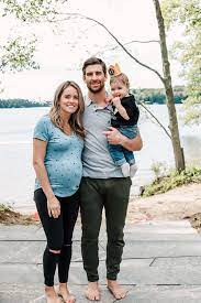John tavares was born on september 20, 1990 in mississauga, ontario, canada. Leaf Star John Tavares Helps Rexdale Youth Group Double Gift Giving Toronto Com