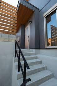 穏やかなセカンドライフを過ごす家 京都で新築 建替えをお考えなら 注文住宅キノハウスへ 玄関ポーチ 階段 玄関ポーチ 手すり マイホーム 外観