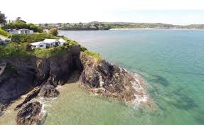 The rough guide to wales describes this pretty little town of brightly painted houses as 'everything a seaside resort should be' and it was recently voted one of the uk's top five beach destinations in the tripadvisor travellers' choice awards. 12 Seaside Towns In Wales You Have To Visit Wales Online