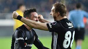 Gökhan'ın fenerbahçe'de kazandığı yıllık ücretten daha düşük bir rakama beşiktaş'a evet dediği öğrenildi. Besiktas Tan Caner Erkin Ve Gokhan Gonul Icin Aciklama