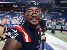 Viral Sailor 'Lieutenant Dan' Allegedly Tried to Light Woman