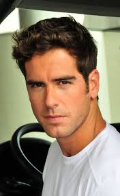 Foto: Na novela 'Vidas em Jogo', Cléber (Sandro Rocha) é solto após ser  sequestrado por Lucas (Marcos Pitombo)