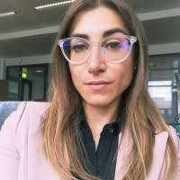 300+ profils pour “Angela ...”