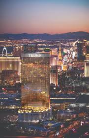 The building is 583 feet (177.6 m) tall. Trump Las Vegas On Twitter Did You Know That There Is Actual Gold In Our Window Panes Set High Above The Strip That S What Gives Our Building It S Iconic Shimmering Tint Trumphotels