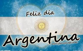 La bandera de la argentina basada en la bandera creada por manuel belgrano, líder de la revolución de mayo, quien la diseñó con los colores de la escarapela nacional, celeste y blanca. Feliz Dia Argentina 25 De Mayo Entre Poemas Cristianos Frases Vivencias Y Cumpleanos