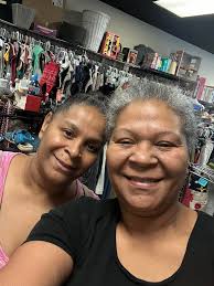 Happy Saturday Salers!! We're till 4 today!! If you haven't had the chance  to meet me sis this week, you should come in today! Make her feel welcomed  so she don't leave