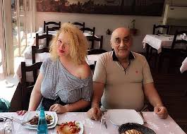 Vezi ce fantezie îi îndeplineşte fostului primar. ReacÅ£ia DurÄƒ A Oanei DupÄƒ Ce A VÄƒzut Mesajul A Murit Viorel Lis Dumnezeu SÄƒ L OdihneascÄƒ In Pace