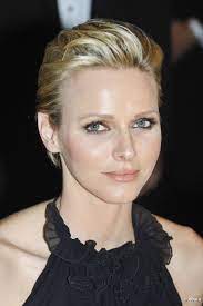 Bekijk meer ideeën over prinses charlene, prinses, monaco. Prinses Charlene Van Monaco Ging Voor Stralende Make Up Op Haar Wetlook Haar Te Passen Op Een Gala In Florence Op 10 Oktober 2 Prinses Charlene Prinses Kapsels