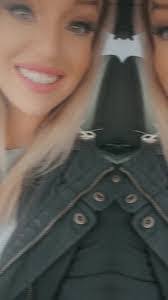 Amber Loveland's Instagram, Twitter & Facebook