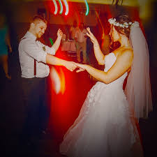 Camboya música canciones vídeos boda pleng ka khmer ktv. Canciones Ideales Para Tu Boda Beon Las Novedades De Musica Y Video Claro De Latinoamerica