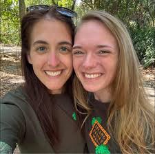 Just got this little guy in from miami reptile company. Very excited to  watch him grow! I haven't had a baby corn in almost 5 years. Still amazes  me how small they