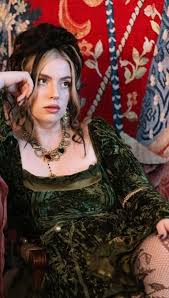 Sarah James | Underthecapricornsun (@sarahjamesmiddleton ...