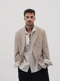 سيلاوي متهم بازدراء الدين الإسلامي و والده يتبرأ منه