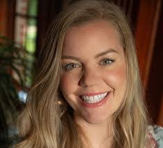 Lisa Reiff's Instagram, Twitter & Facebook