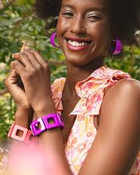 ZENZII Georgia Lightweight Chunky Open Hoop Resin Earrings with Butterfly  Clasp for Women and Girls, Resin, No Gemstone : Buy Online at Best Price in  KSA