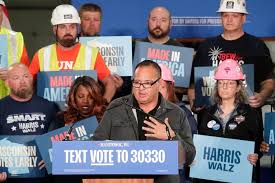 Vice presidential candidate Tim Walz speaks in Manitowoc touting Made in  America