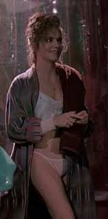 Lea thompson wants to direct a howard the duck remake for marvel studios. Pin On Lea Thompson