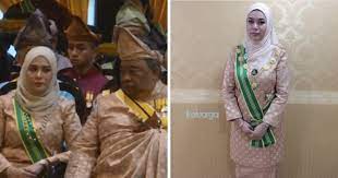 Cik puan julia aishah binti abdul rais , známá profesionálně jako julia rais , (narozená 19. Tenang Lembut Je Air Muka Tetap Cantik Macam Dulu Terubat Rindu Penampilan Terkini Cik Puan Julita Aishah Curi Perhatian Keluarga