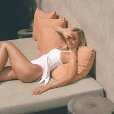 Taylor Howard Sexy Ass - Hot Celebs Home