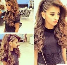 25 Hairstyles For Round Faces Faces Hairstyles Round Hairstylecutecurls Hair Styles Hairstyle Hair