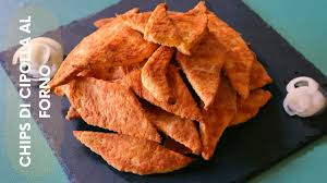 Cominciate pulendo queste particolari carote come fareste con quelle più comune arancioni, eliminate la buccia e la sommità e tagliatele a rondelle sottilissime. Chips Di Cipolle Al Forno Una Ricetta Sfiziosa E Facile Youtube