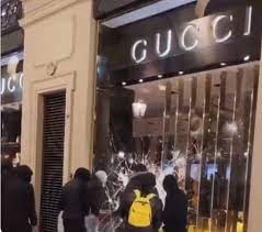 Desigual v.roma 20 torino aperto tutti i giorni dalle 10 alle 20 tel.0115612955. Pirat Bolest Uzvratni Poziv Gucci Torino Livelovegetoutside Com