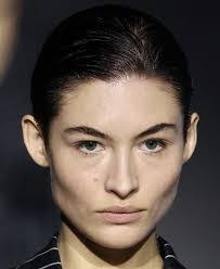 Elizabeth No's Instagram, Twitter & Facebook