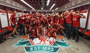 The champions' captain jordan henderson was handed the silverware by liverpool legend sir kenny dalglish as the reds. Dressing Room Photos Champions Celebrate Premier League Glory Liverpool Fc
