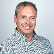 What does a license plate with an American flag mean?