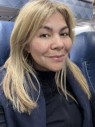 Leslie Webb's Instagram, Twitter & Facebook