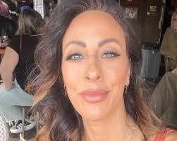 Kerry Sanchez's Instagram, Twitter & Facebook