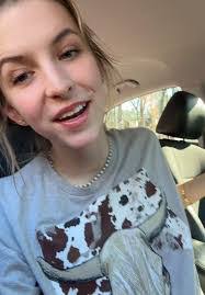 Eliza Bingham's Instagram, Twitter & Facebook