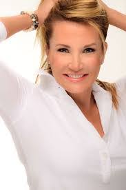 Shauna Montgomery's Instagram, Twitter & Facebook