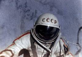 Ein an den anzug angeschlossenes oder in den anzug eingebautes sauerstoffgerät entfernt das vom. Die Evolution Russischer Weltraumanzuge Von Juri Gagarin Bis Heute Fotos Russia Beyond De