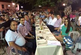 Δες τα σημεία ενδιαφέροντος μέσα από την υπηρεσία χαρτών του vrisko.gr έχεις εύκολη και γρήγορη πρόσβαση σε πληροφορίες χρηστικού ενδιαφέροντος για ραπτόπουλο. Sto Raptopoylo Toy Dhmoy Agrafwn Anabiwse O Paradosiakos Tropos Zwhs