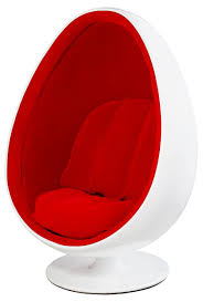 With a sleek rattan finish, this contemporary hanging chair from yaheetech will make the perfect addition to any garden, manicured or no. Big Egg Swivel Pod Chair