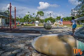 Berikut adalah daftar hp murah tahan banting yang cocok buat menunjang aktivitas kamu. Jalan Jalan 1 Hari Di Telok Panglima Garang Mega 3 Housing