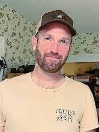 Kenneth Lipp's Instagram, Twitter & Facebook