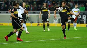 Ich bin auch für kobel, gerade in das bringt ihm spielpraxis auf höchstem niveau und falls kobel diese saison mal für ein bis zwei spiele ausfallen sollte, ist bredlow nicht komplett ohne spielpraxis. Sturmische Borussia Monchengladbach Uberrennt Harmlosen Vfb Stuttgart Eurosport