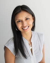 Laura Loewenstein's Instagram, Twitter & Facebook